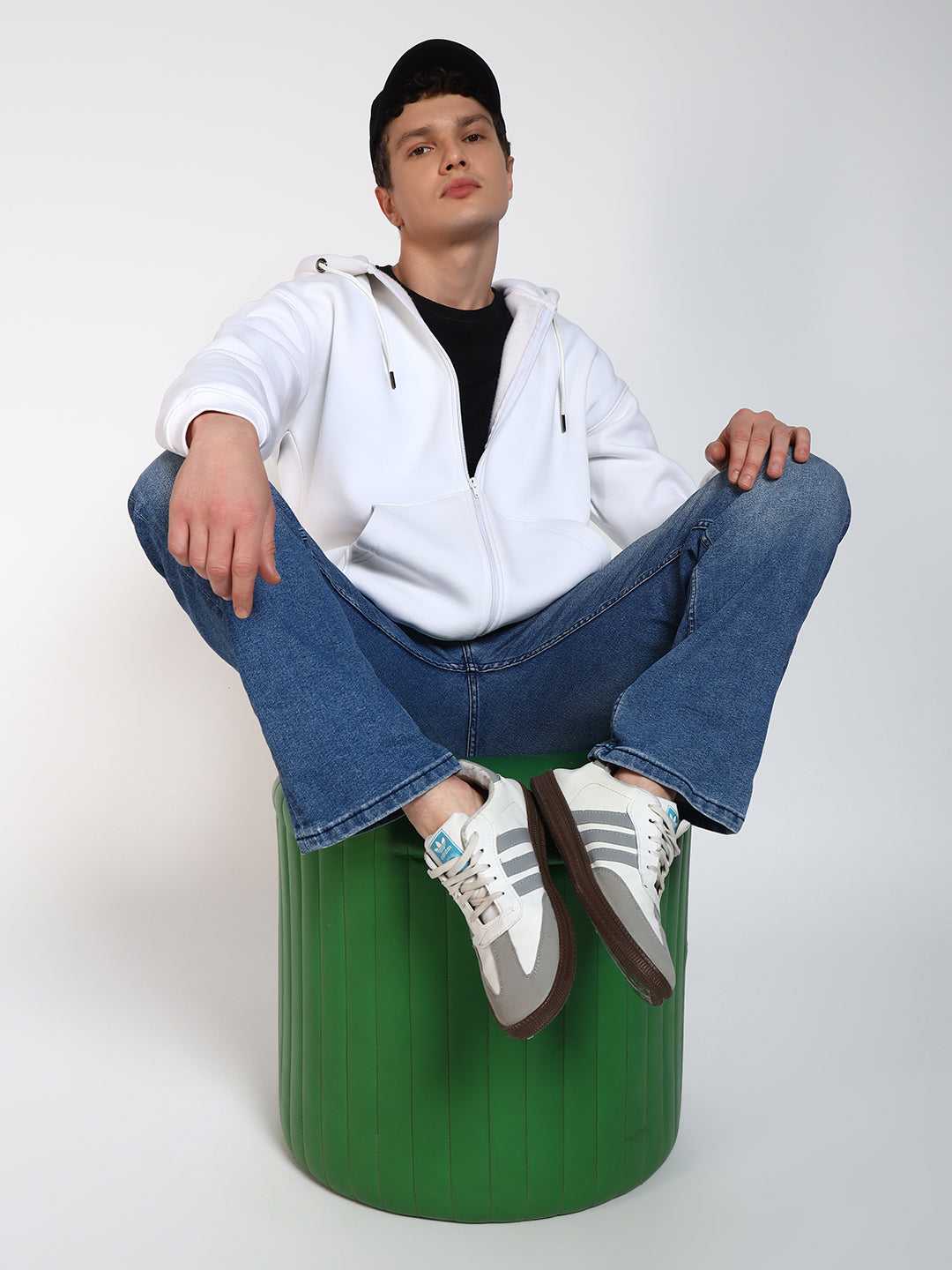 White Solid Regular Fit Zipper Hoodie Sweatshirt