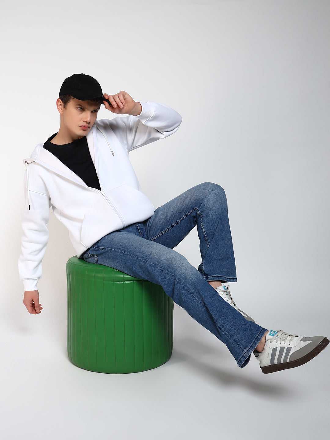 White Solid Regular Fit Zipper Hoodie Sweatshirt