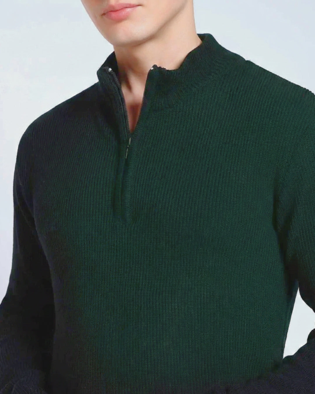 Green Solid Ribbed Zip-Top Lightweight Pullover-Sweater