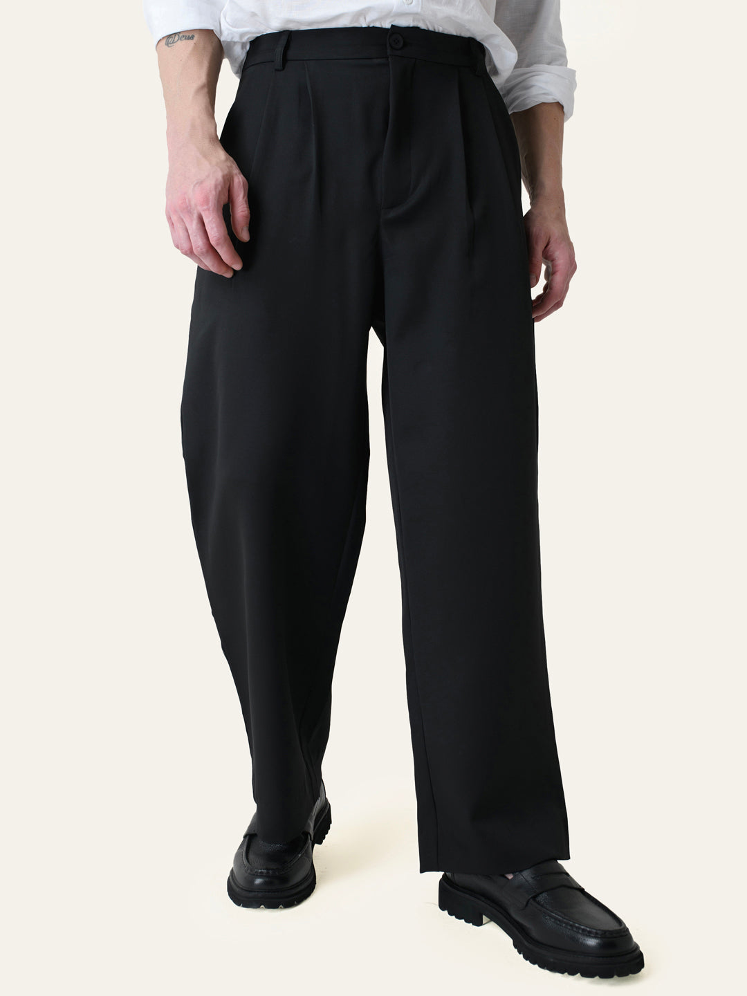 Black Solid Pleated Korean Pant