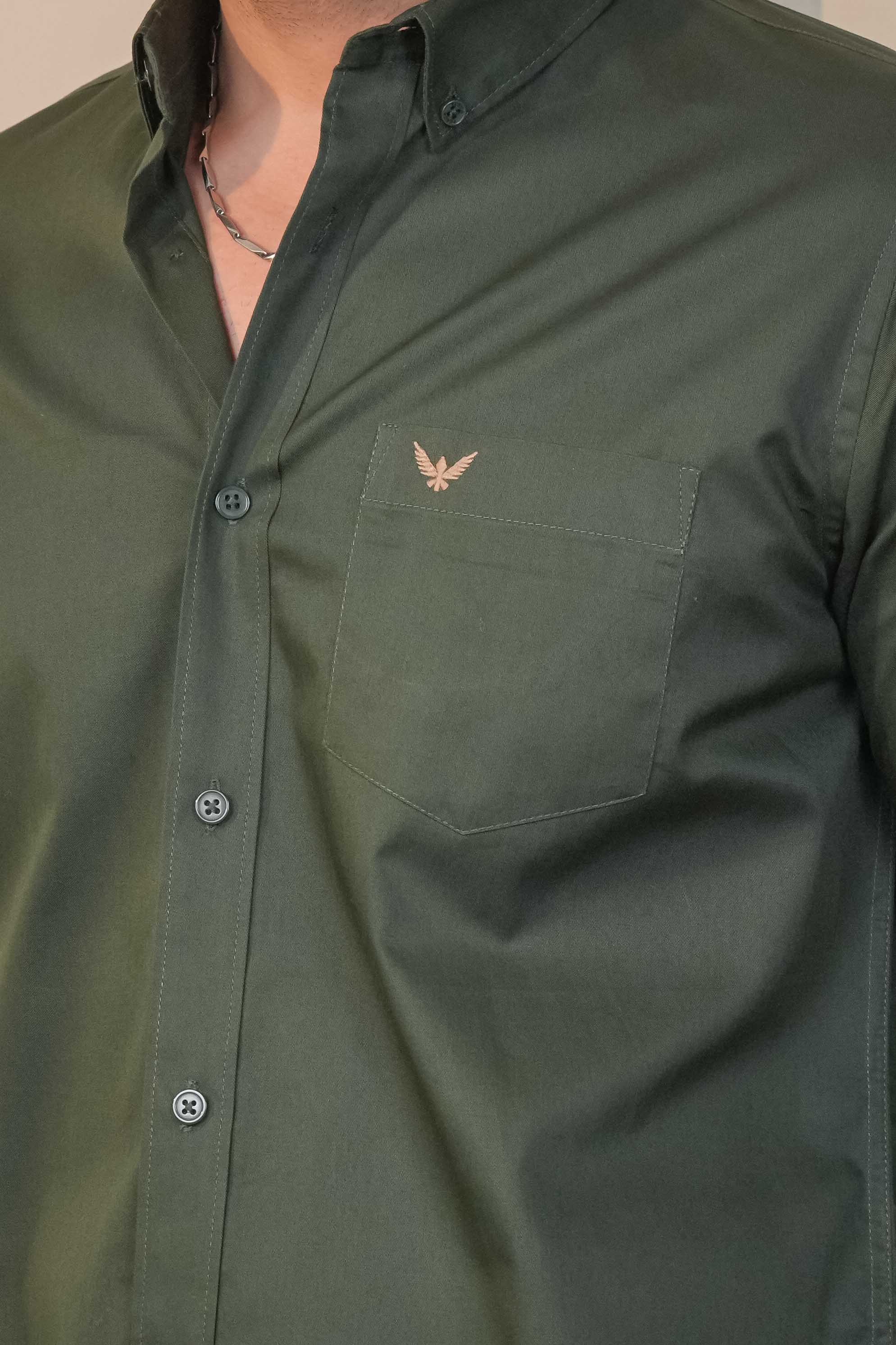 English Green Solid Cotton Twill  Slim Fit Shirt