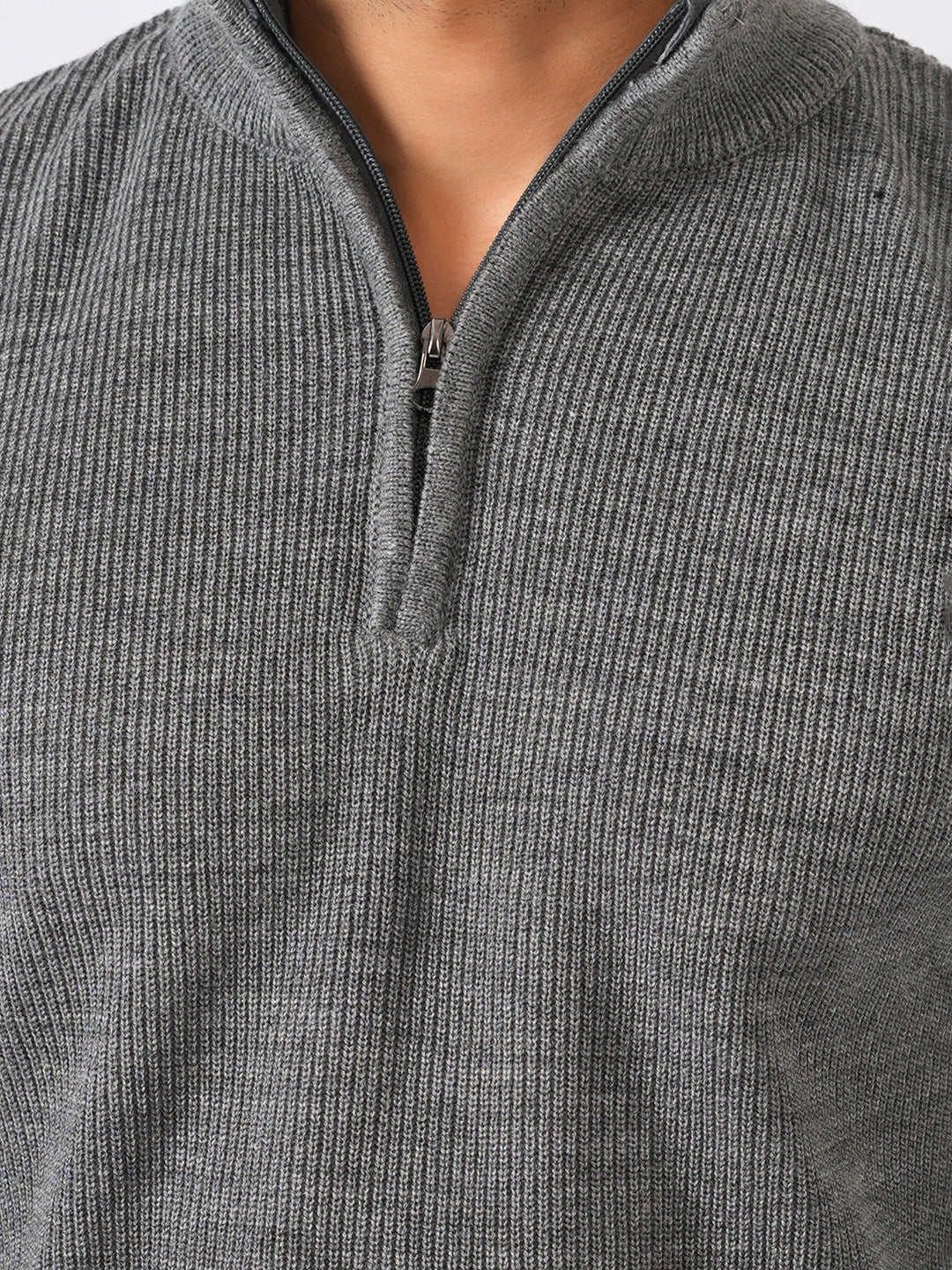 Grey Solid Ribbed Zip-Top Pullover-Sweater
